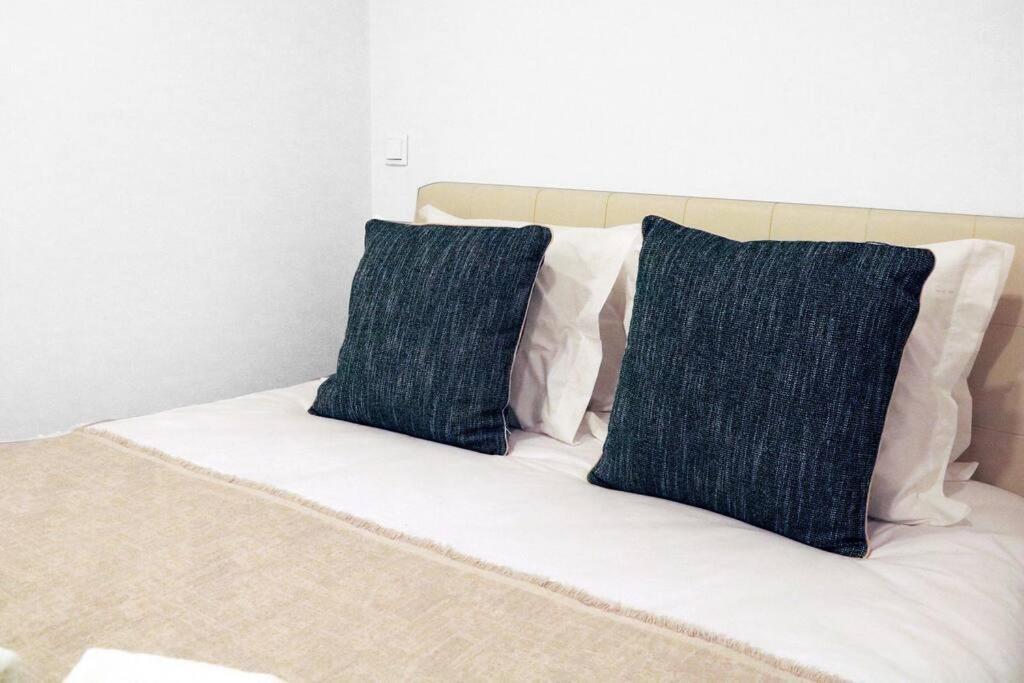 Loving Apartment By The River Porto Luaran gambar
