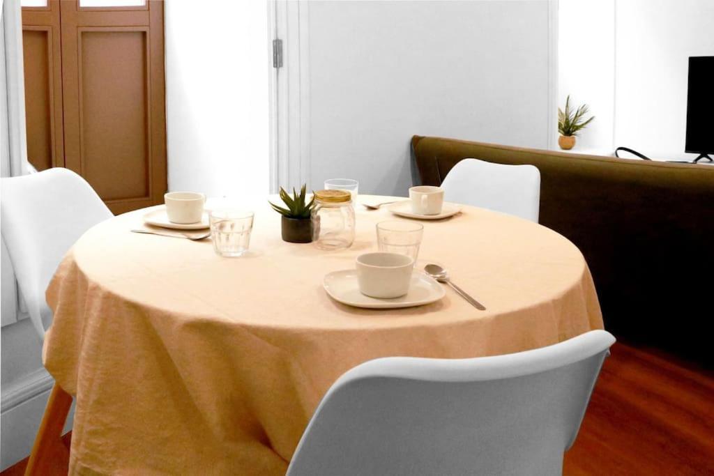 Loving Apartment By The River Porto Luaran gambar